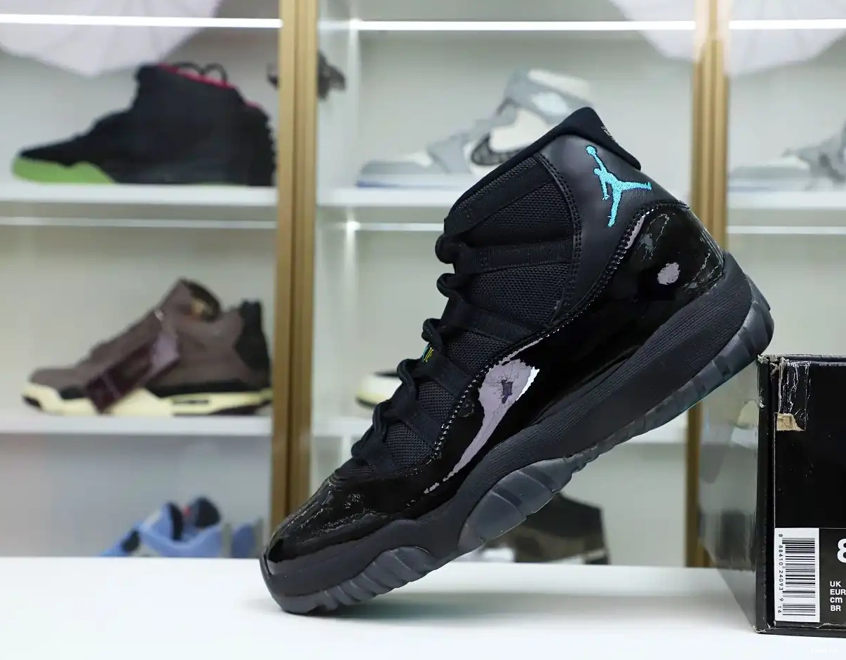 JORDAN GAMMA BLUE AIR RETRO 11 0402